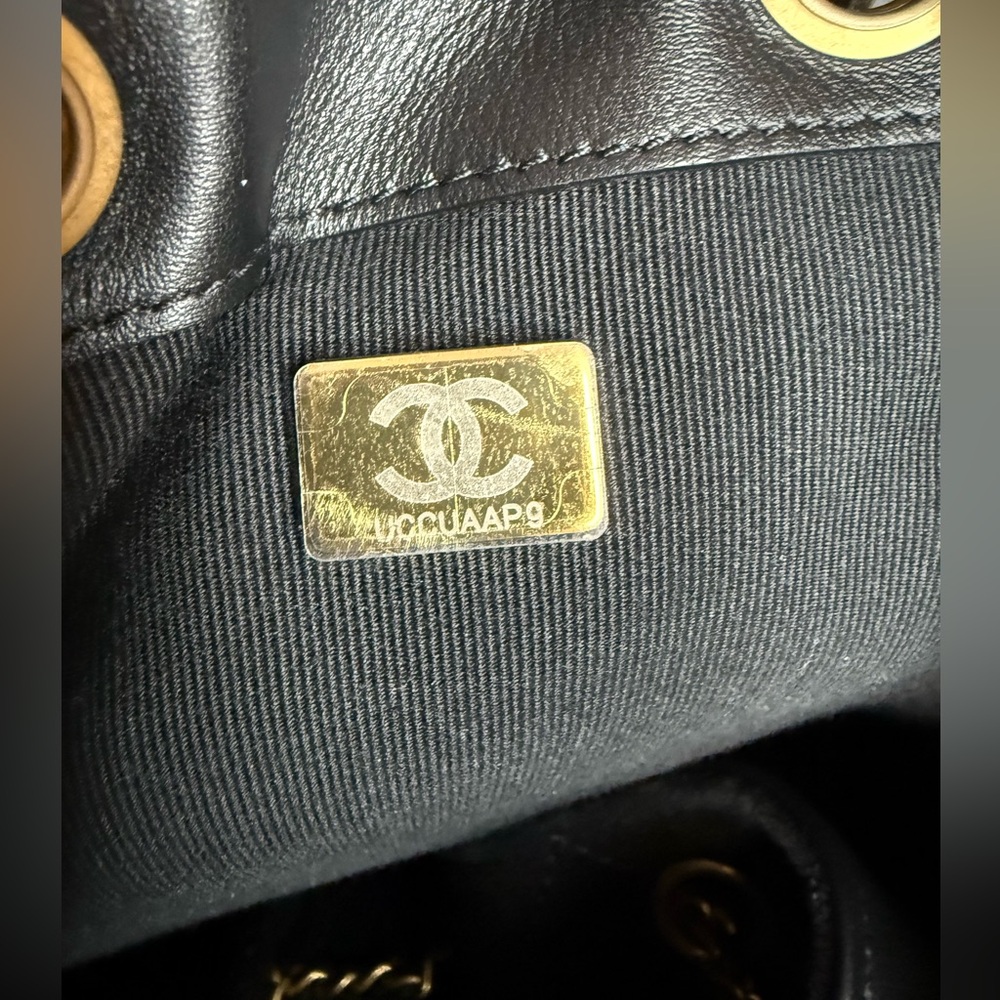 Chanel 25 Hobo Bag Medium Black Suede - Picture 15 of 16